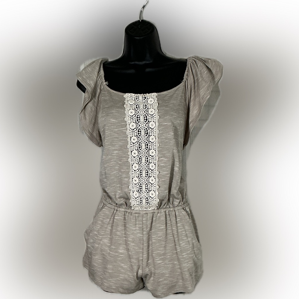 Forever 21 Taupe Lace Trim Romper with Pockets Size Small